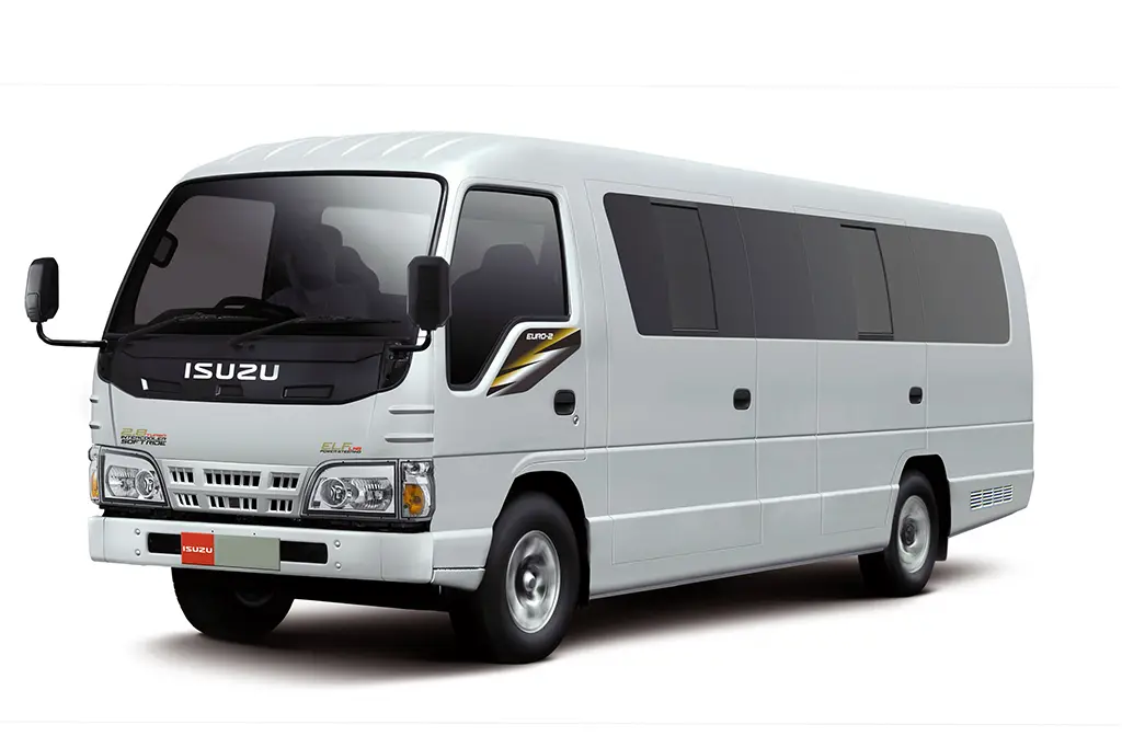 Isuzu ELF Long 17 seater vehicle in Bali