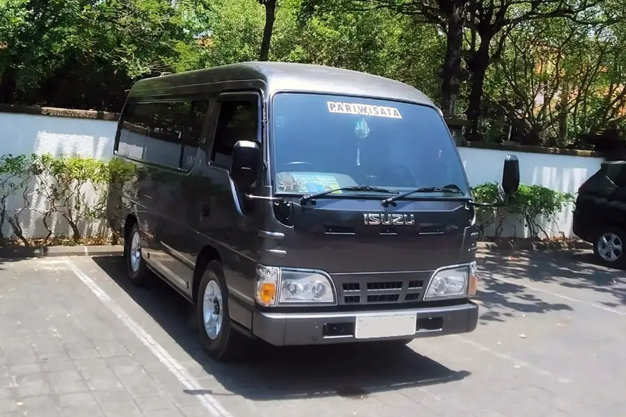 Minibus 11 seater vehicle in Bali